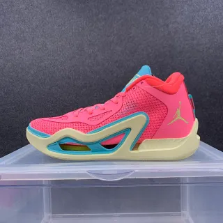 Zapatillas de baloncesto Air Jordan 37 de caña alta con parte superior de malla técnica en rosa y azul