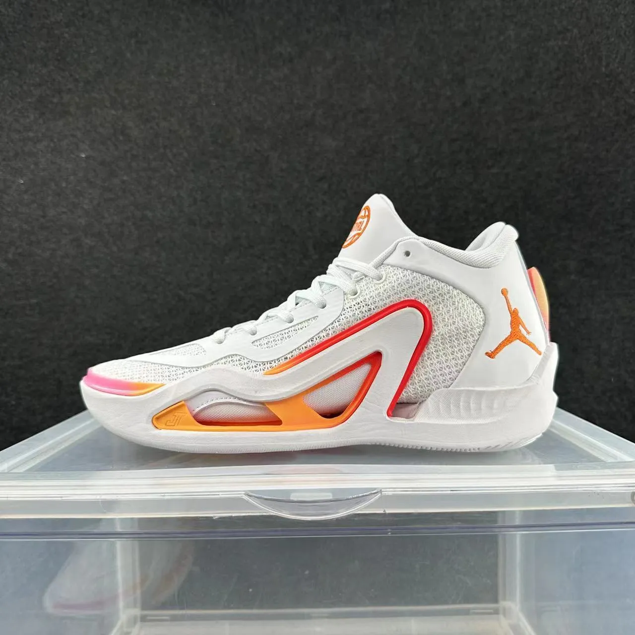 Air Jordan 37 সাদা কমলা হাই-টপ মেশ আপার বাস্কেটবল জুতো 2