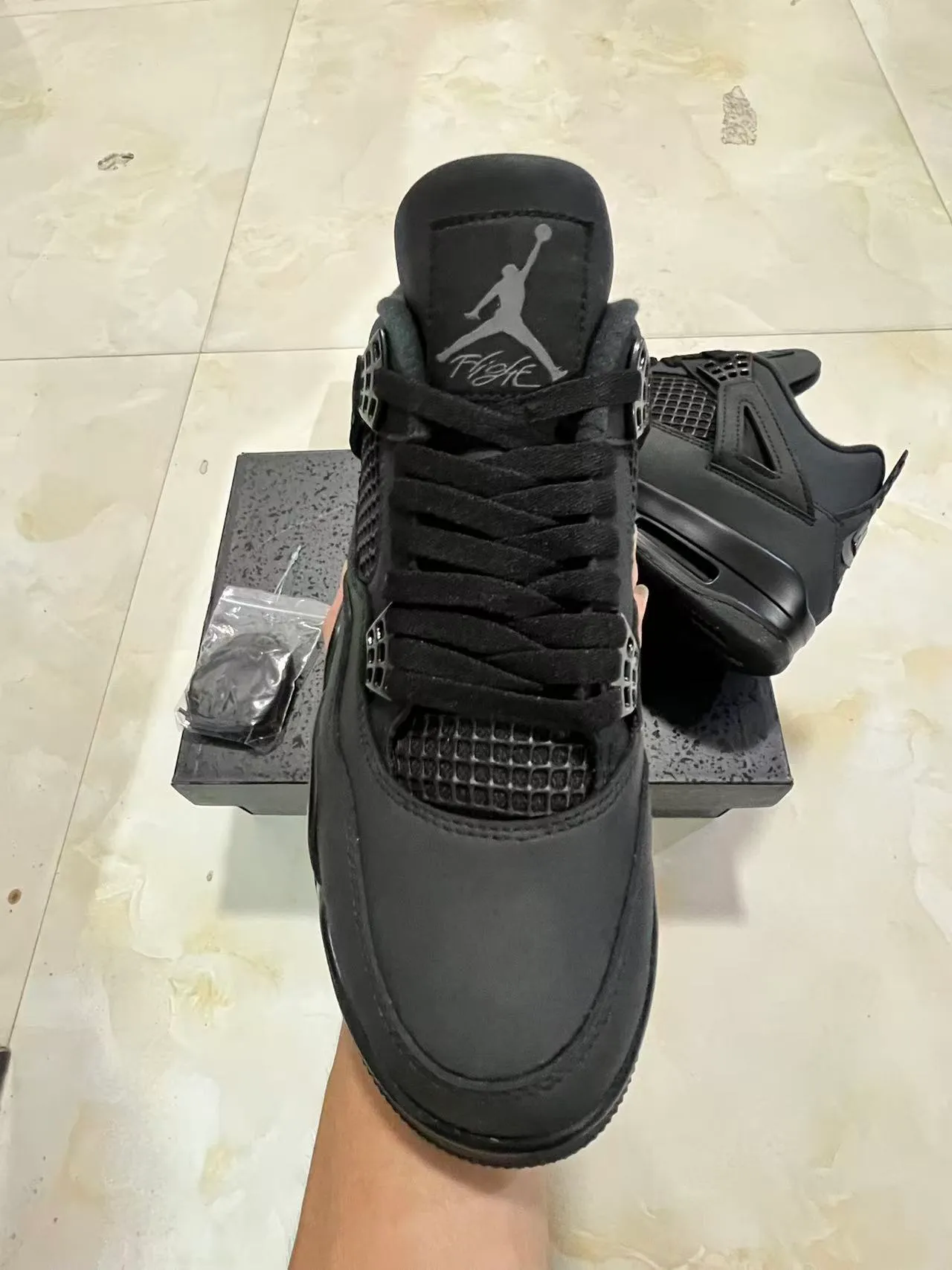Air Jordan 4 Tênis de basquete preto 3