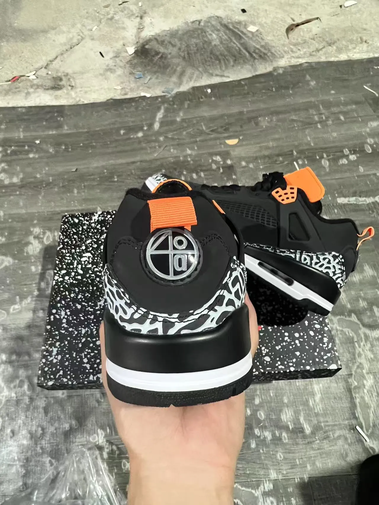 Chaussures de basketball Air Jordan 4 noir éléphant orange 8