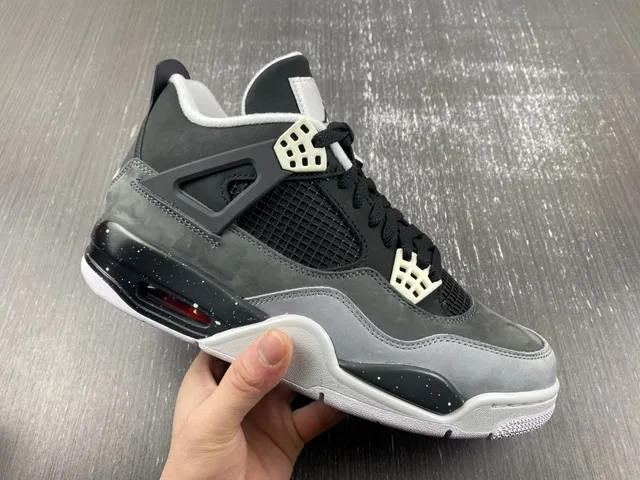 Chaussures de basketball Air Jordan 4 noir gris blanc 4