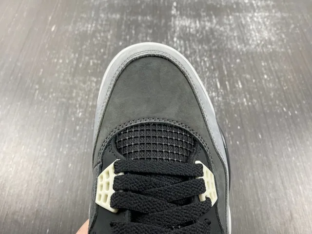 Chaussures de basketball Air Jordan 4 noir gris blanc 5