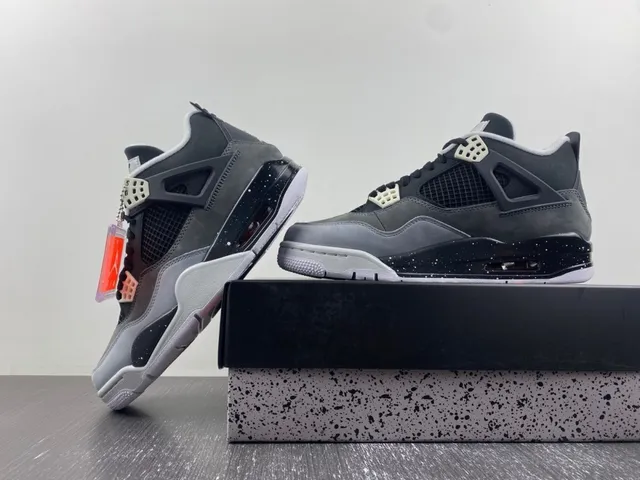 Chaussures de basketball Air Jordan 4 noir gris blanc 11