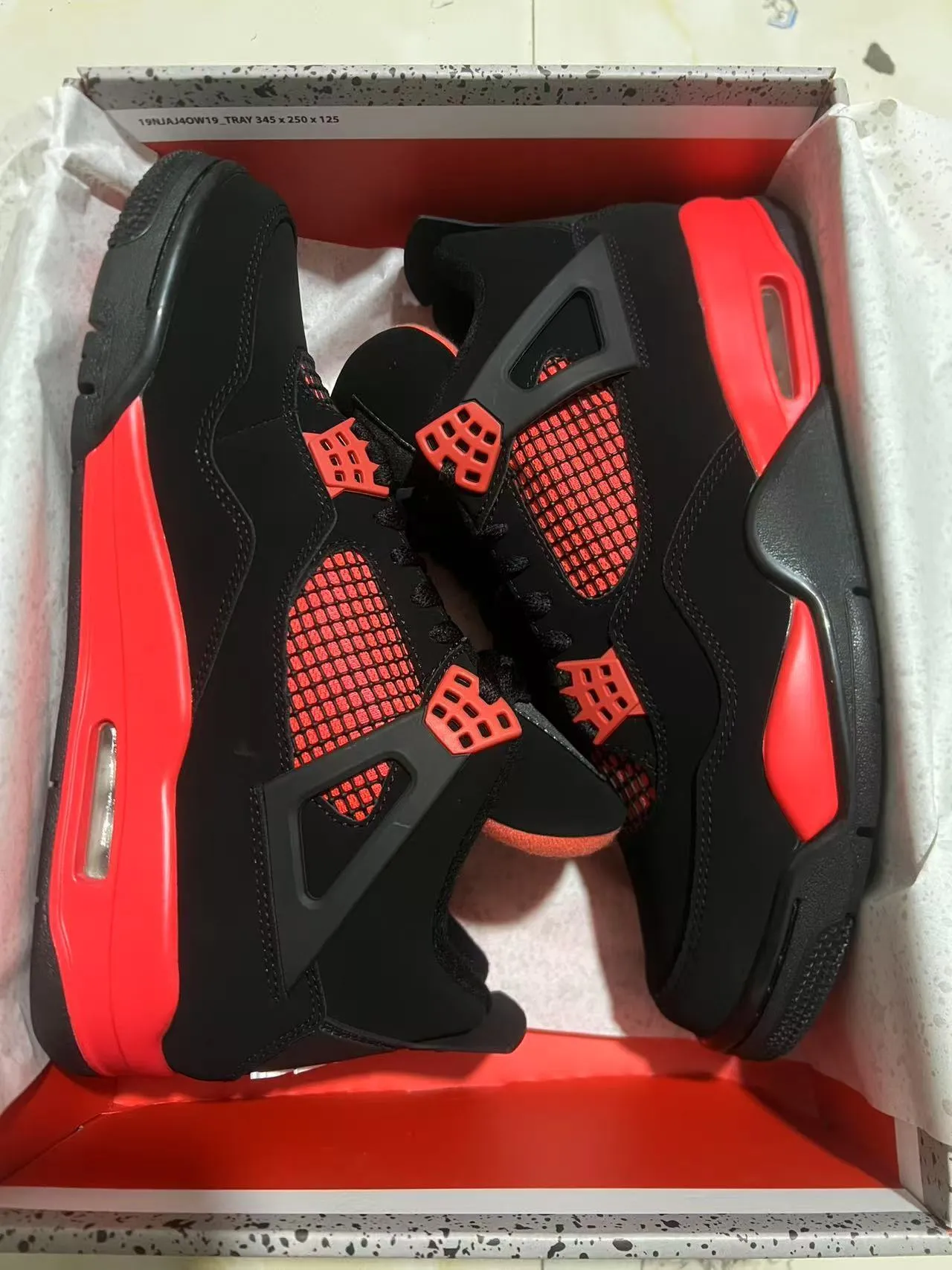 Tênis de basquete Air Jordan 4 preto e vermelho 3