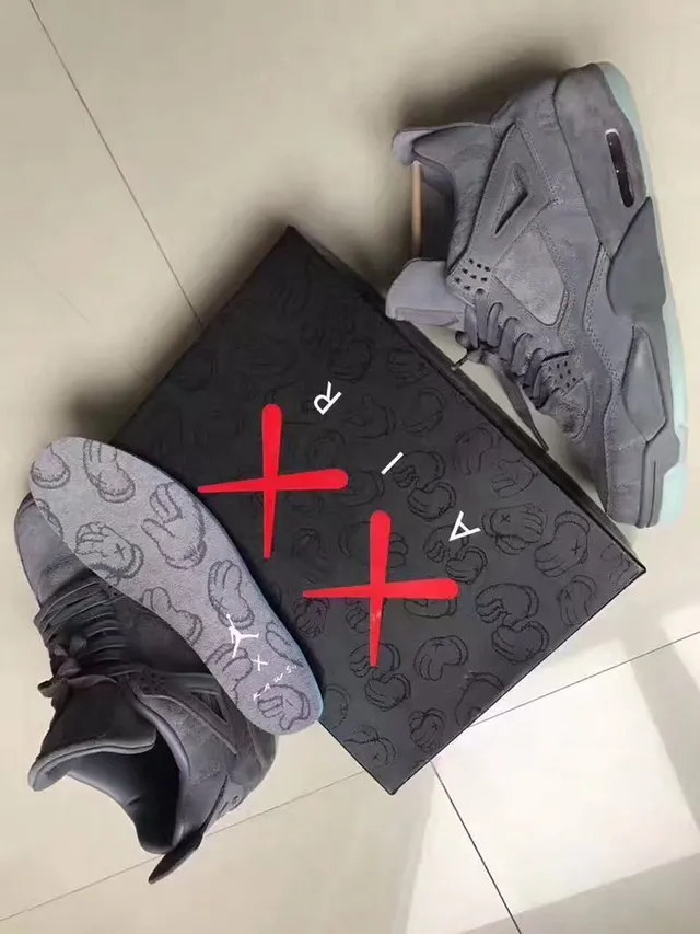 Zapatillas de baloncesto Air Jordan 4 de ante gris con suela translúcida icy 8