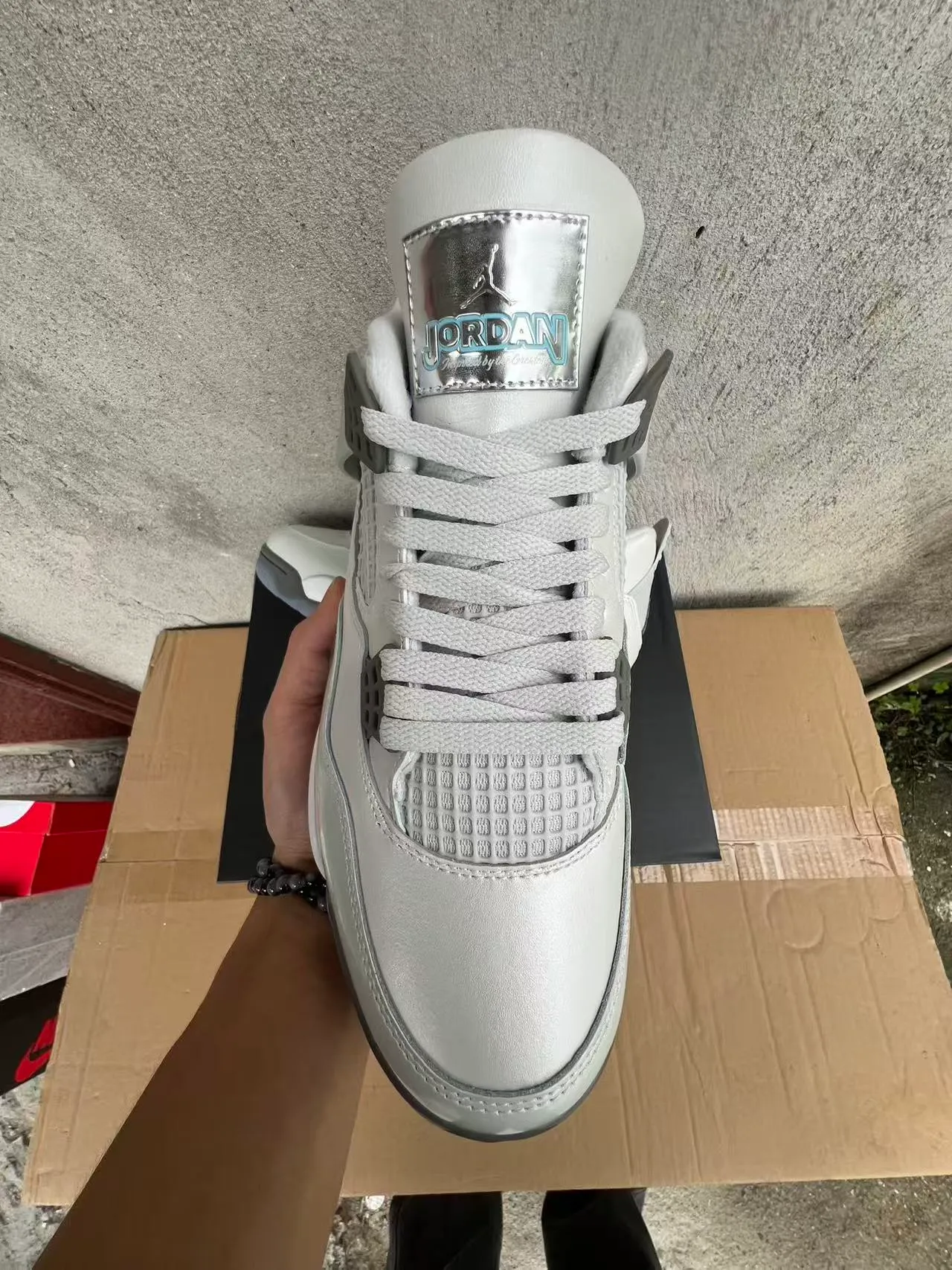 Zapatillas de baloncesto Air Jordan 4 gris plateado metálico 2