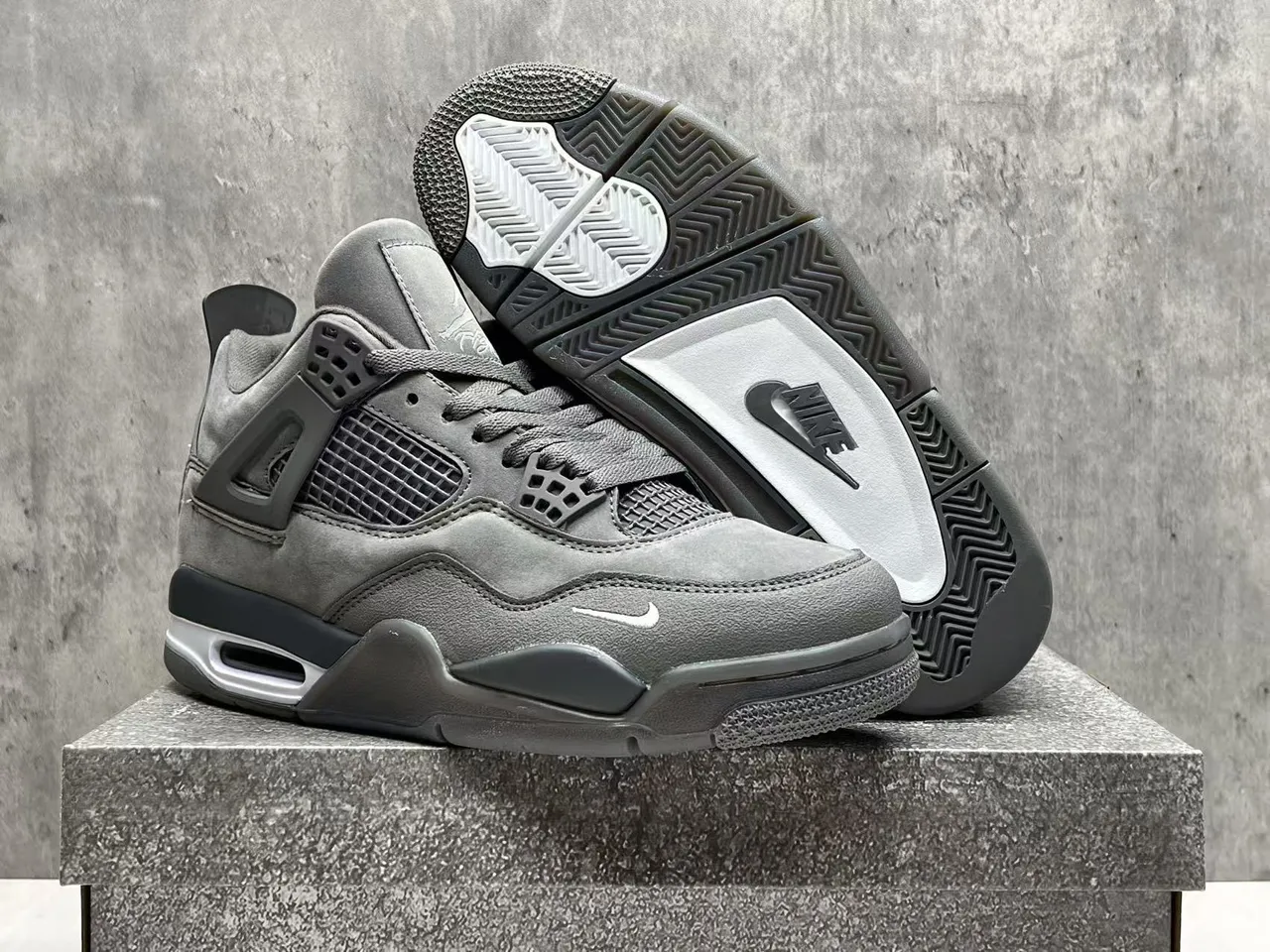 Tênis de basquete Air Jordan 4 cinza monocromático 7