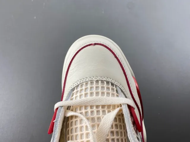 حذاء كرة السلة Air Jordan 4 بلون أوف وايت وأحمر 5