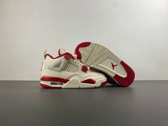 حذاء كرة السلة Air Jordan 4 بلون أوف وايت وأحمر 11