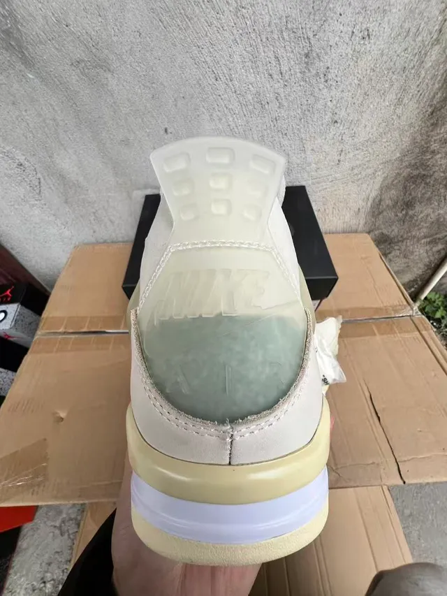 Zapatillas de baloncesto lifestyle Air Jordan 4 Off-White beige 8
