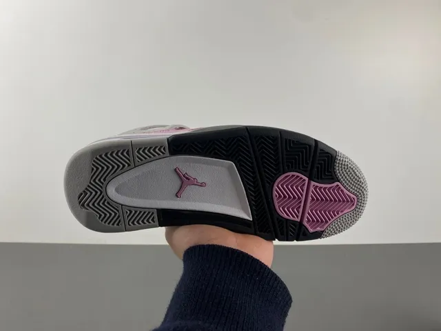 Zapatillas de baloncesto Air Jordan 4 de ante rosa y blanco moteado 7