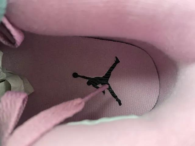 Zapatillas de baloncesto Air Jordan 4 de ante rosa y blanco moteado 8