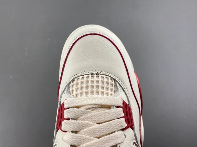Chaussures de basketball Air Jordan 4 blanc et rouge 5