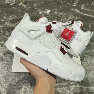 Air Jordan 4 白色红色篮球鞋