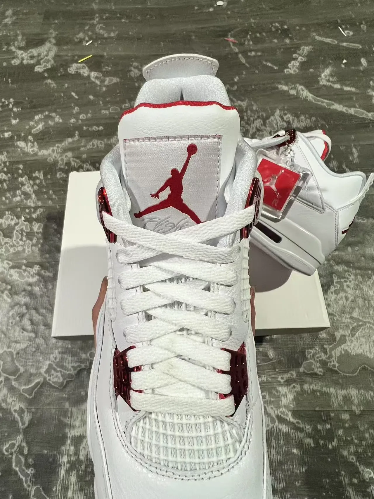 Air Jordan 4 Chaussures de basketball Blancs et Rouges 4