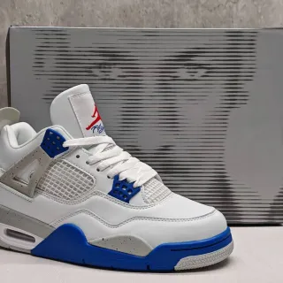 Tênis de basquete Air Jordan 4 branco azul royal cimento