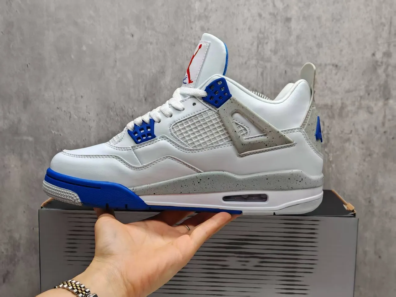 Air Jordan 4 白色皇家蓝水泥篮球鞋 2