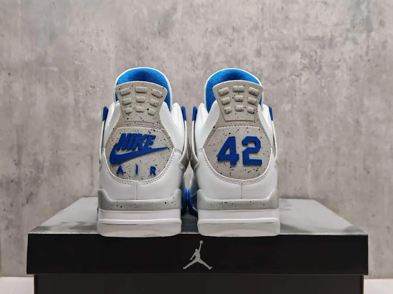 Air Jordan 4 白色皇家蓝水泥篮球鞋 6