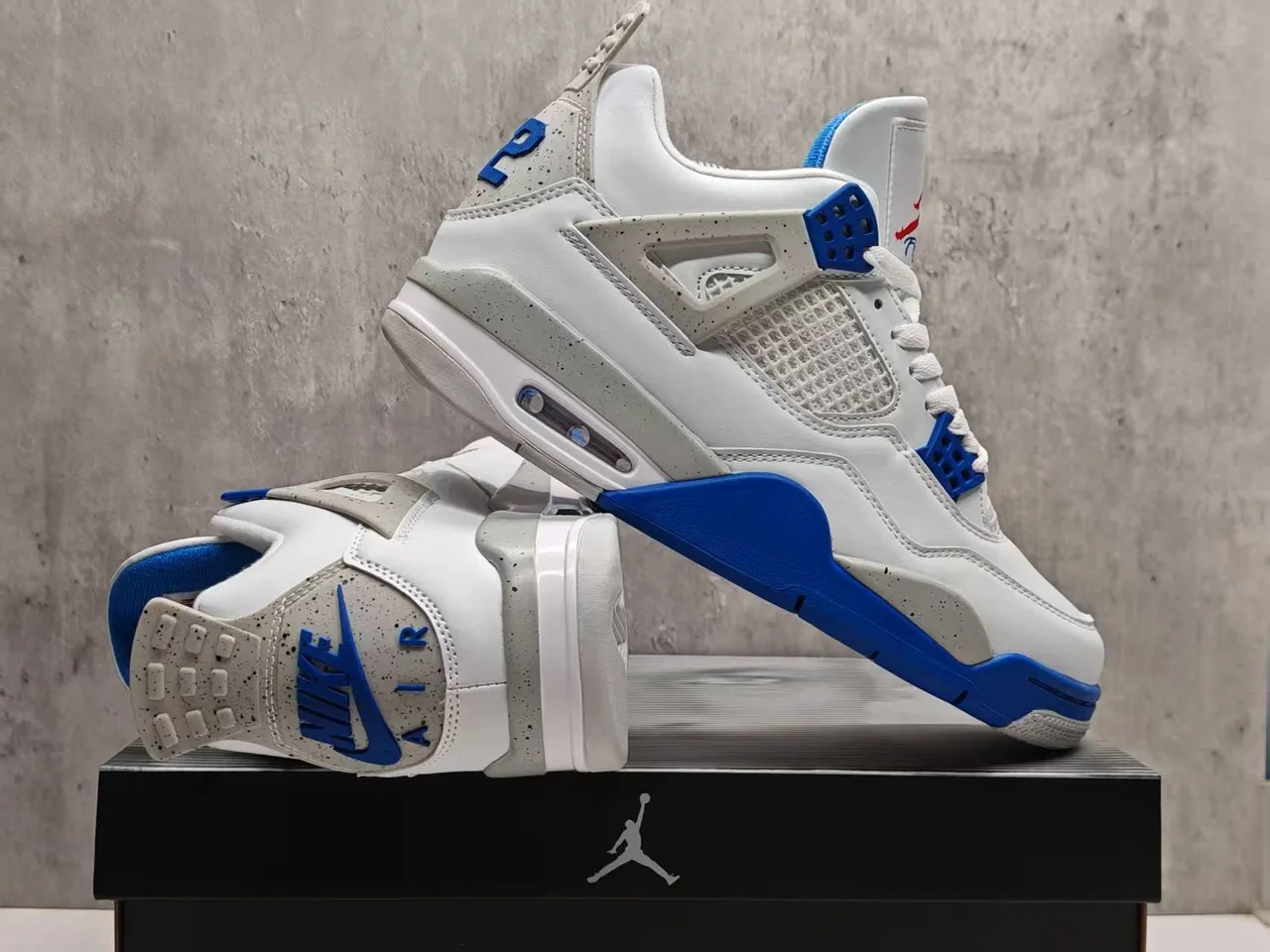 Air Jordan 4 白色皇家蓝水泥篮球鞋 8