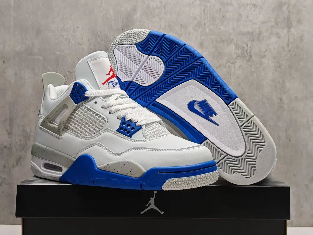 Air Jordan 4 白色皇家蓝水泥篮球鞋 10