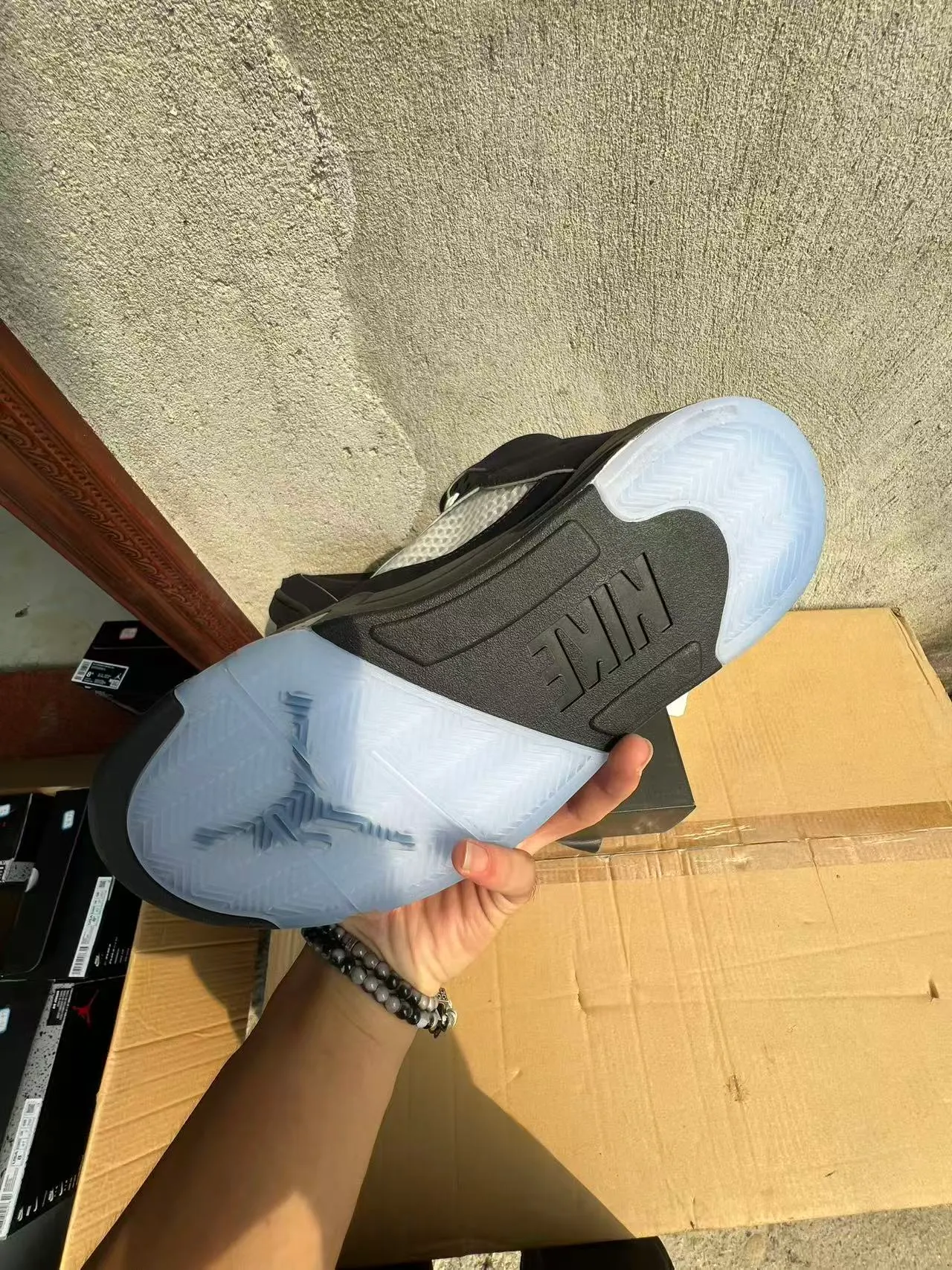 حذاء كرة السلة Air Jordan 5 أسود فضي أزرق جليدي 6