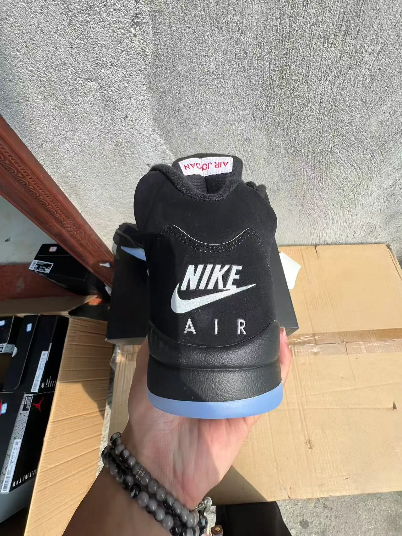 حذاء كرة السلة Air Jordan 5 أسود فضي أزرق جليدي 8