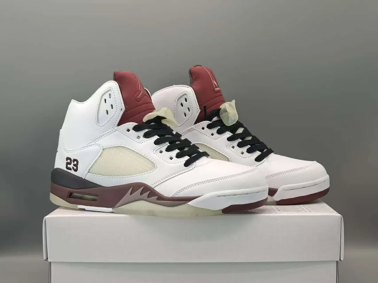 Air Jordan 5 White Burgundy Black tênis de basquete 2