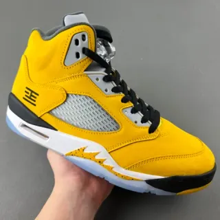 Tênis de basquete Air Jordan 5 amarelo preto branco