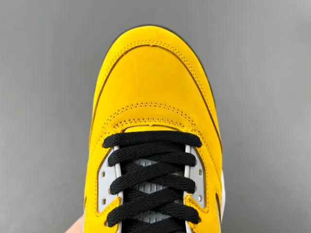 Chaussures de basketball Air Jordan 5 jaune noir blanc 5