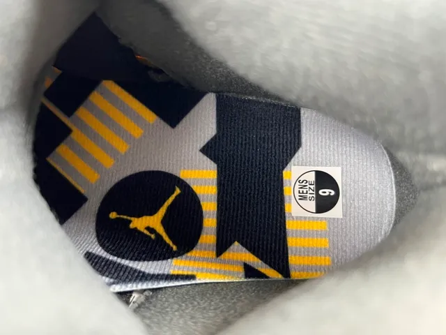 Chaussures de basketball Air Jordan 5 jaune noir blanc 7