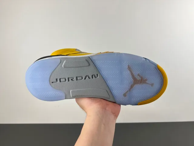 Chaussures de basketball Air Jordan 5 jaune noir blanc 9
