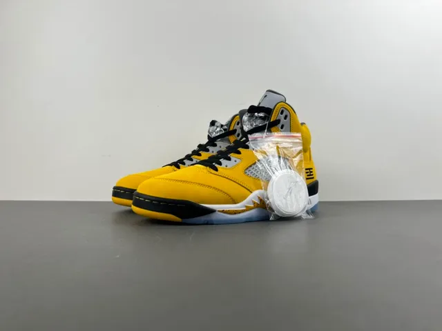 Chaussures de basketball Air Jordan 5 jaune noir blanc 10