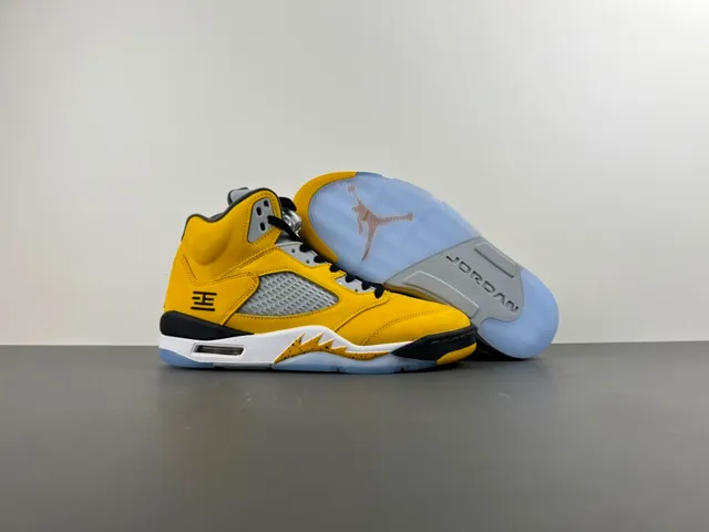 Chaussures de basketball Air Jordan 5 jaune noir blanc 12
