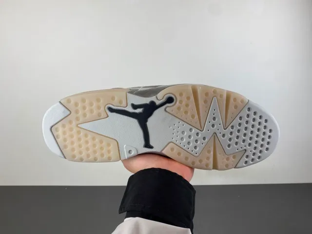 Tênis de basquete Air Jordan 6 prata metálico 9