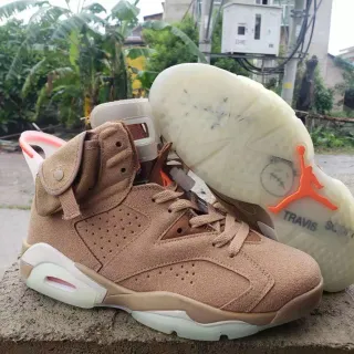 Tênis de basquete Air Jordan 6 Travis Scott em camurça bege