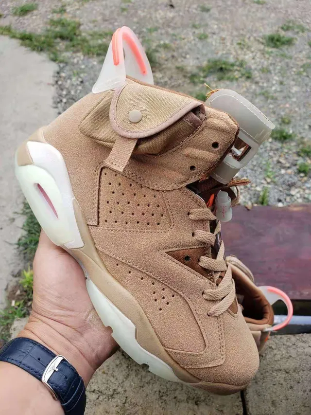 Tênis de basquete Air Jordan 6 Travis Scott em camurça bege 2