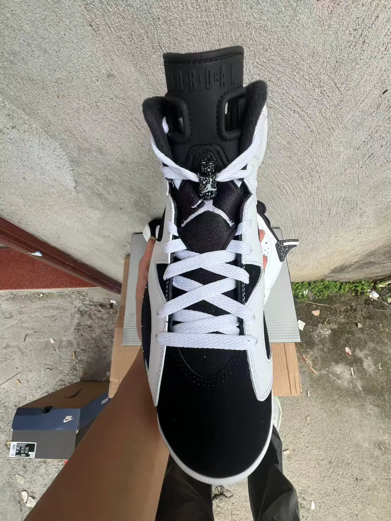 Chaussures de basketball Air Jordan 6 blanc et noir moucheté 3