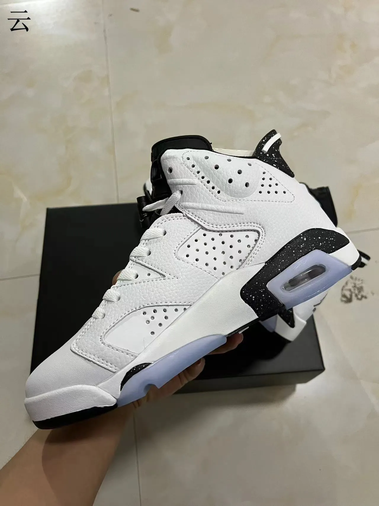 Air Jordan 6 Chaussures de basket blanc noir tacheté 5