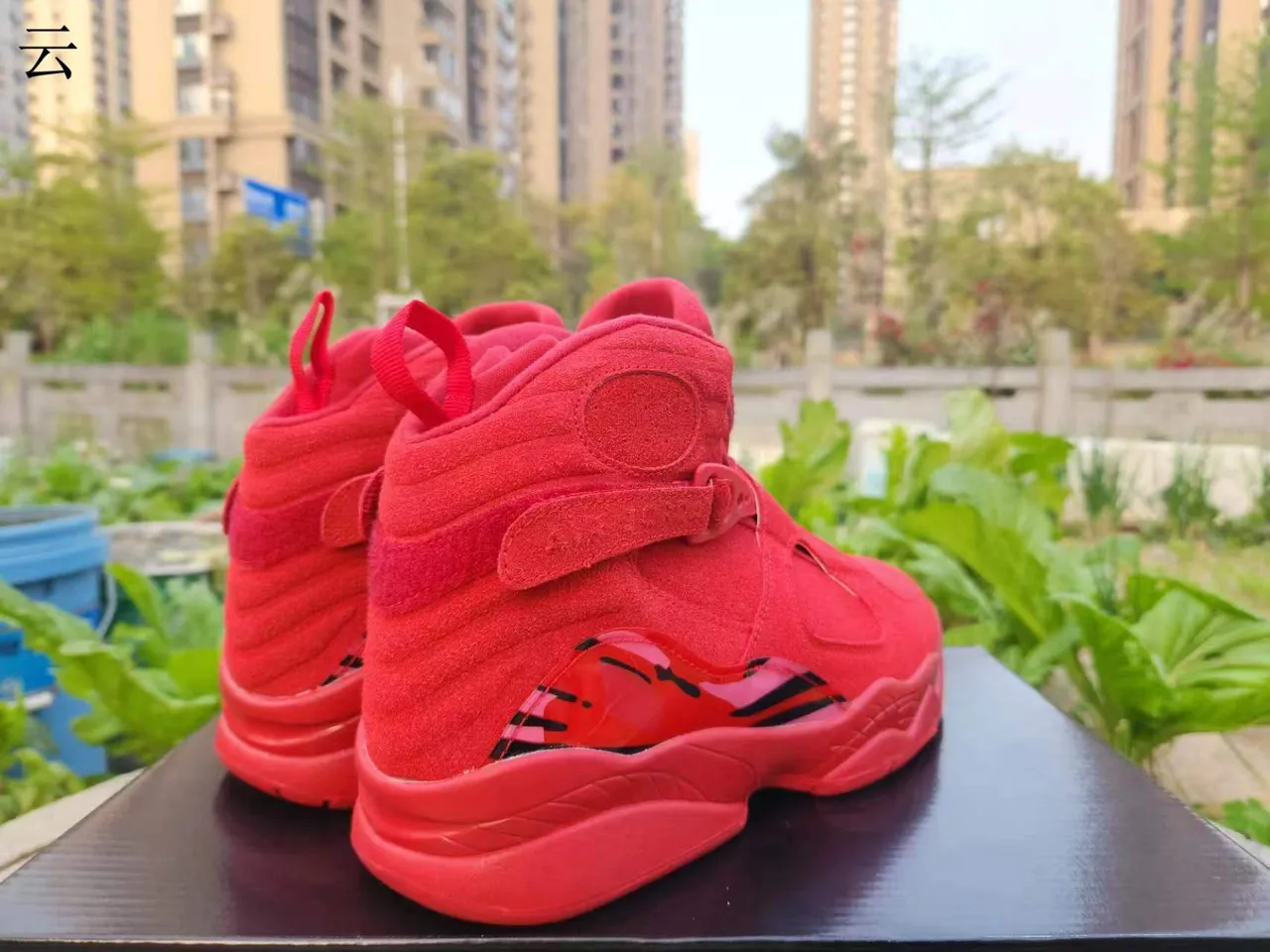 Zapatillas de baloncesto Air Jordan 8 rojo y negro 3