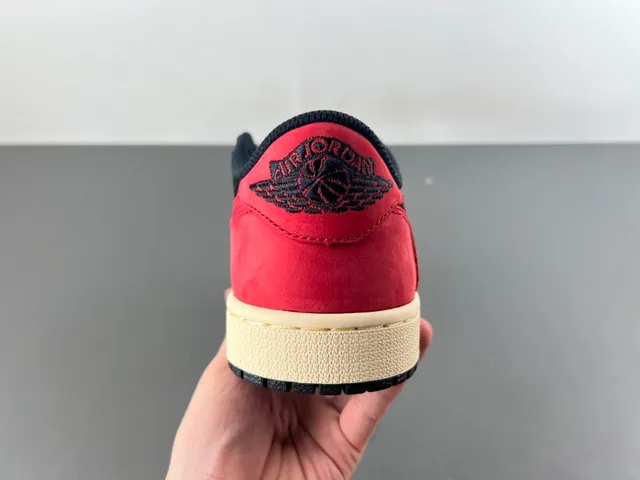 Air Jordan Chaussures de Basketball Noir et Rouge Low-Top Perforées à l'Orteil 5
