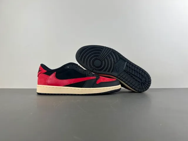 Air Jordan Chaussures de Basketball Noir et Rouge Low-Top Perforées à l'Orteil 12