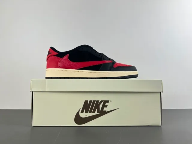 Air Jordan Chaussures de Basketball Noir et Rouge Low-Top Perforées à l'Orteil 15
