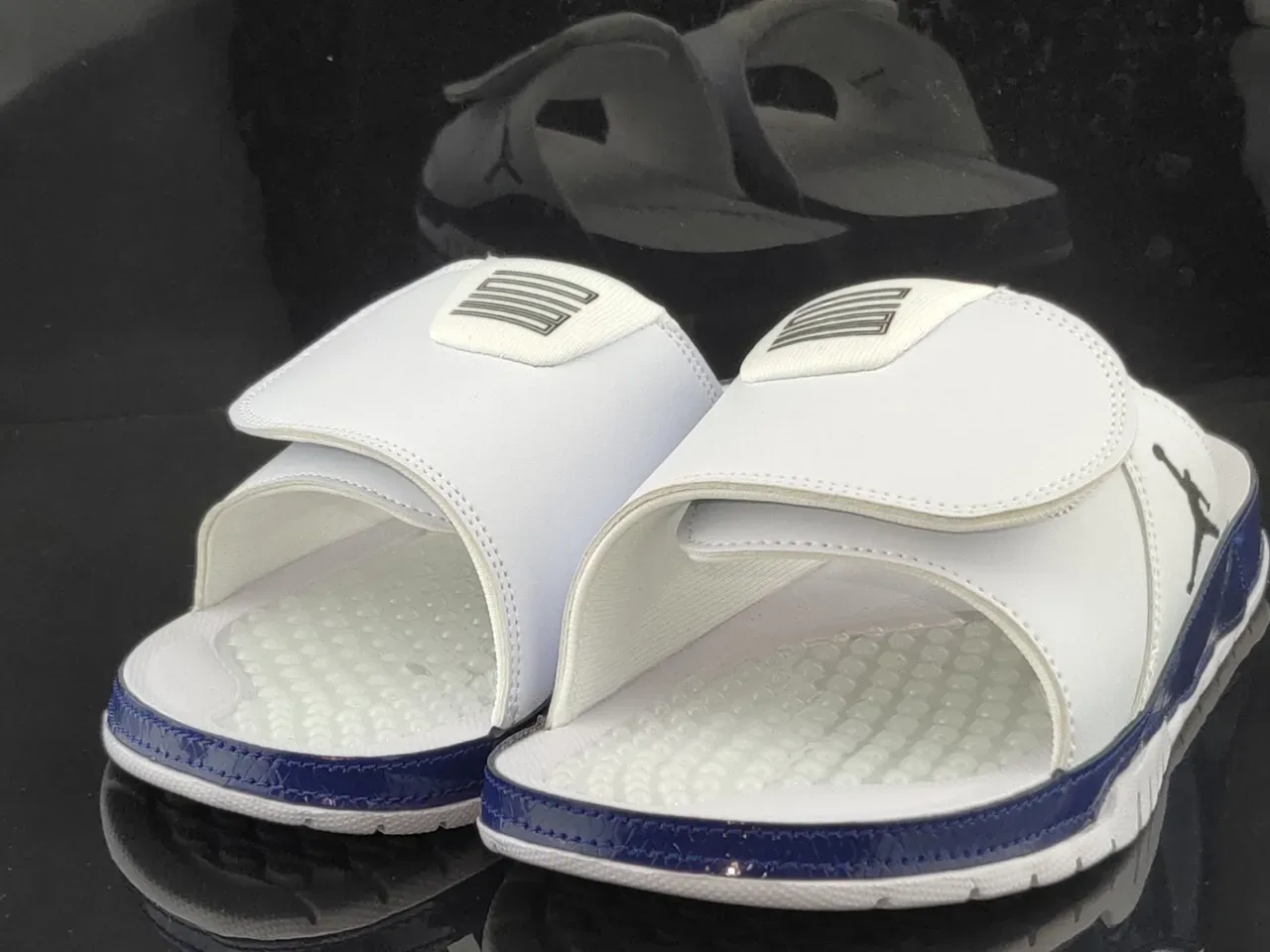 Air Jordan Hydro Slide نعال أبيض ونافي 2