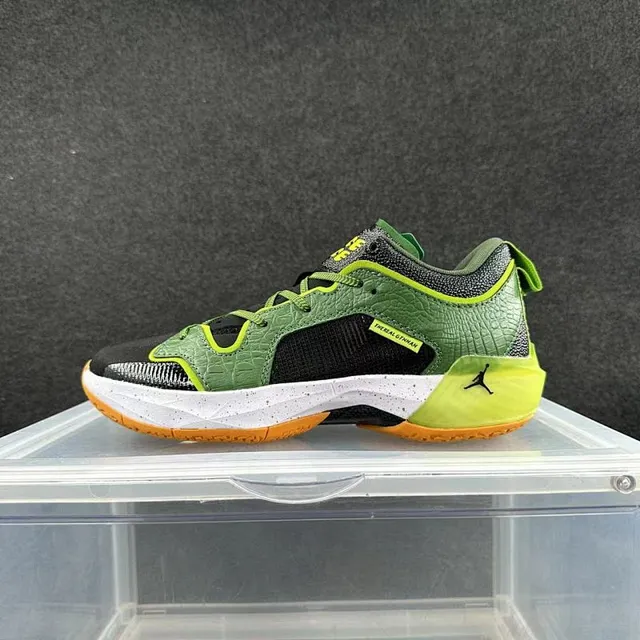 Air Jordan THE REAL GTN 绿黑鳄鱼纹压花皮革网布篮球鞋 2
