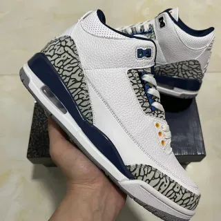 Tênis de basquete Air Jordan de cano alto com estampa de elefante em branco e azul-marinho