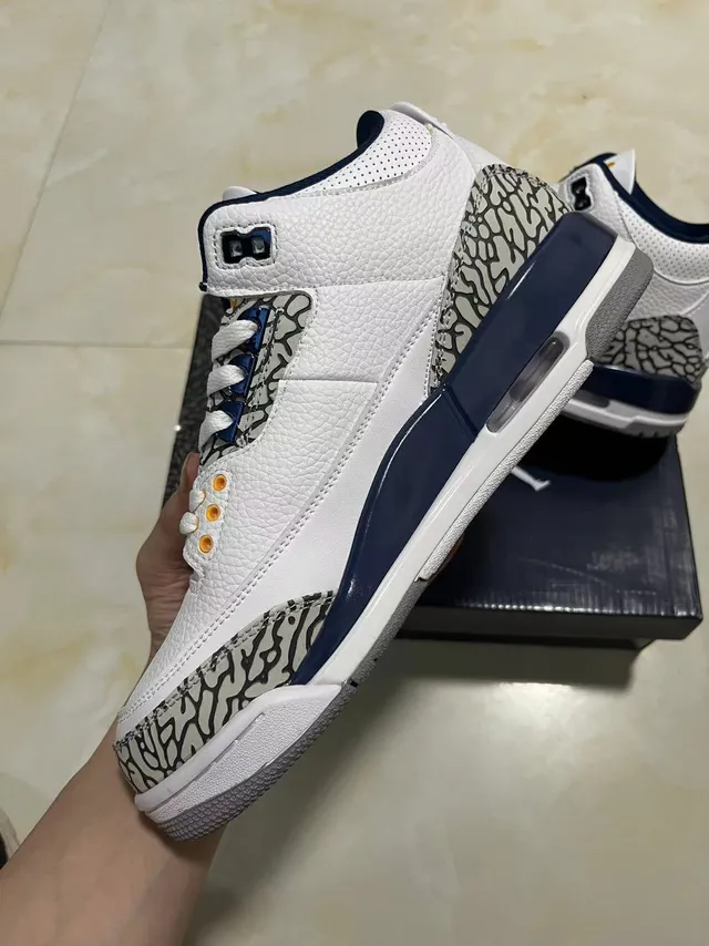 Chaussures de basketball montantes Air Jordan à motif éléphant blanc et bleu marine 3