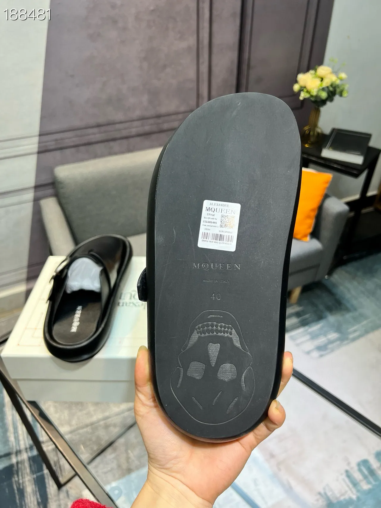 Alexander McQueen Buckle Mule काला चमड़ा लोफर्स 3