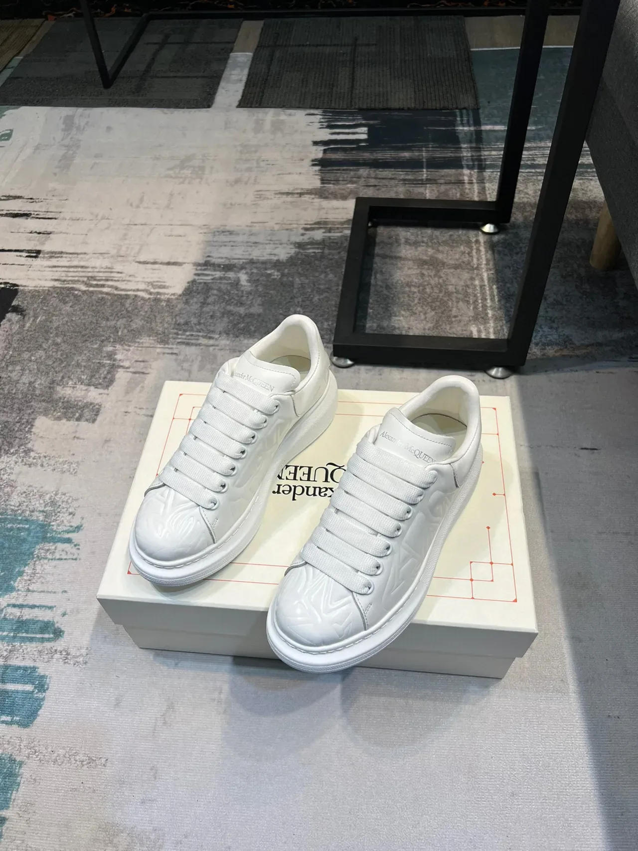 Alexander McQueen 全白色oversized厚底运动鞋 2