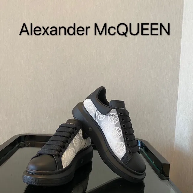 Alexander McQueen Oversized Sneaker Black White Silhouette Floral Jacquard Side Panel Lifestyle Sneakers 2