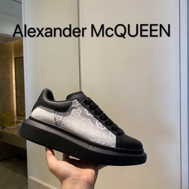 Alexander McQueen Oversized Sneaker Black White Silhouette Floral Jacquard Side Panel Lifestyle Sneakers 6